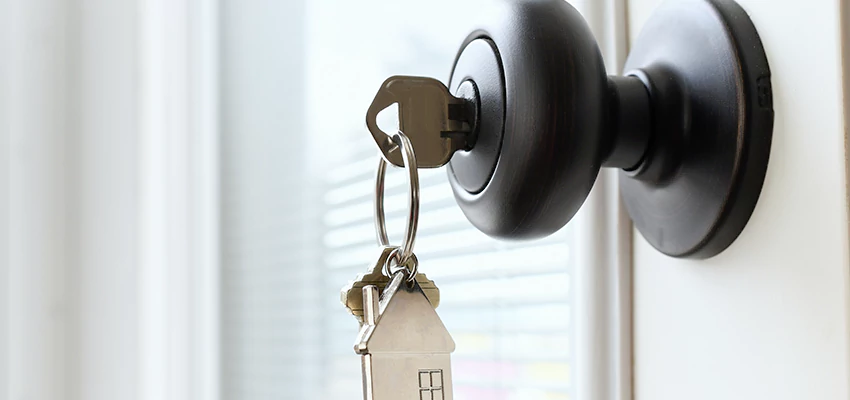 Bifold Door Knob Replacement in Norco, California